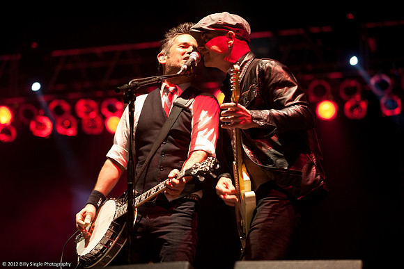 Flogging Molly - Bob & Dennis